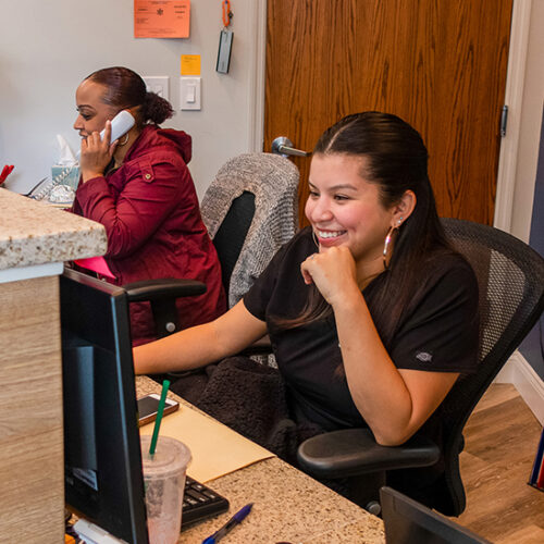 walk-in-dermatology-front-desk-staff Front desk staff at Walk-in Dermatology